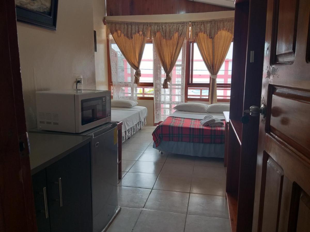 Hostal Miconia Puerto Ayora  Εξωτερικό φωτογραφία