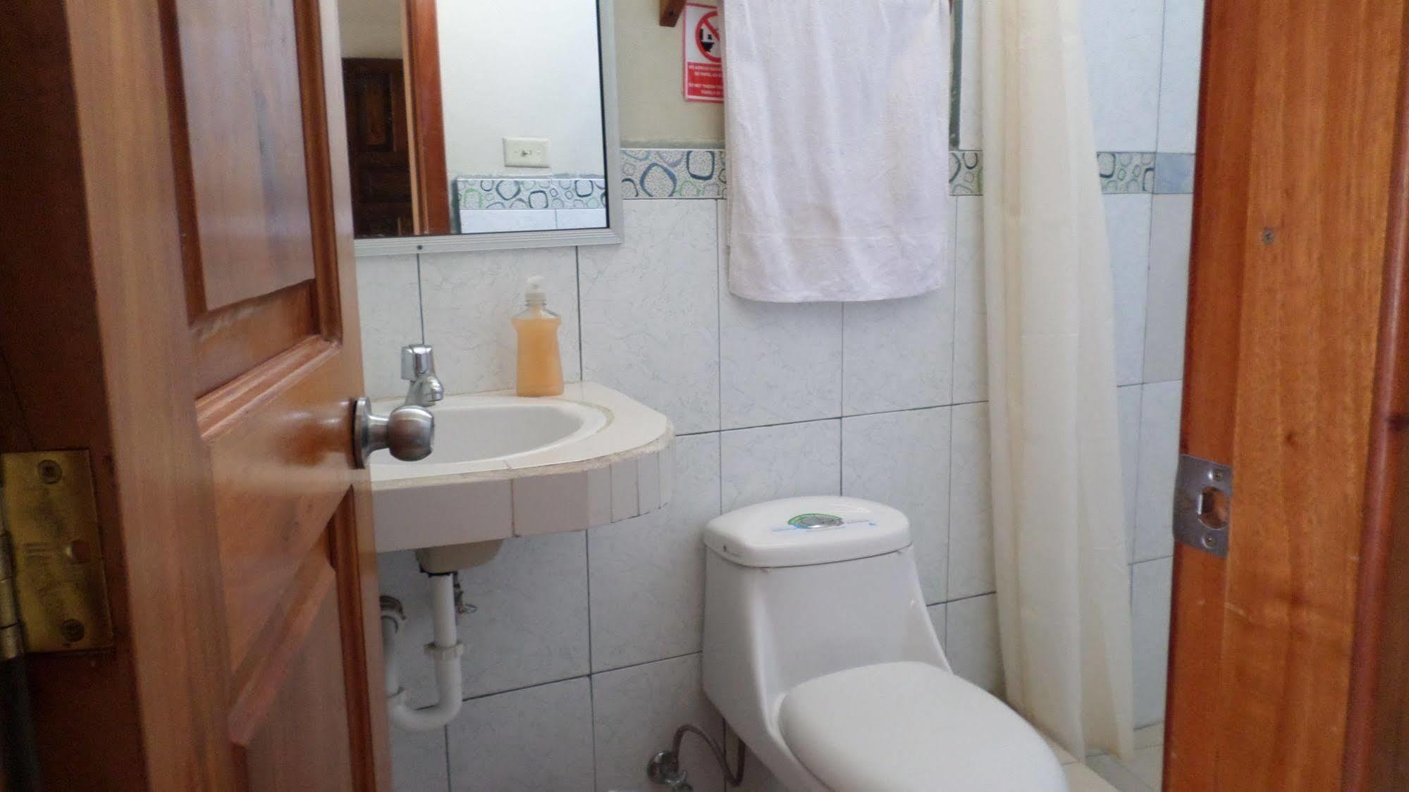 Hostal Miconia Puerto Ayora  Εξωτερικό φωτογραφία